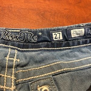 Miss me jeans, bootcut size 27 with 31” inseam